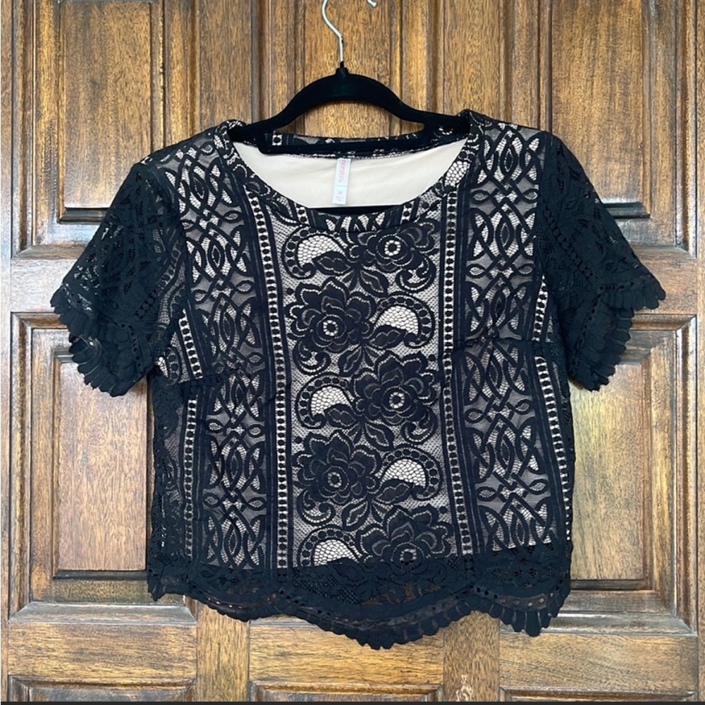 Xhilaration Lace Crop Top